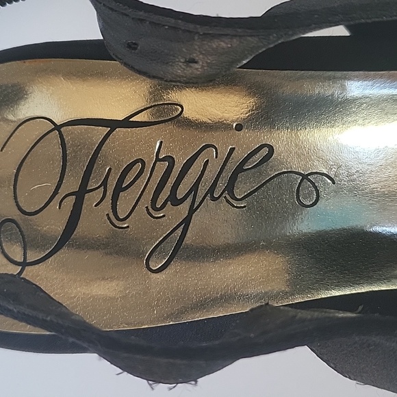 Fergie Black Platform Heel Bow Accent Peep Toe Slingback Size 8.5 Women's - Picture 10 of 13